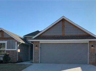 904 Dahlia Ln, Noble, OK 73068