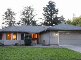 580 Burgundy Cir, Medford, OR 97504