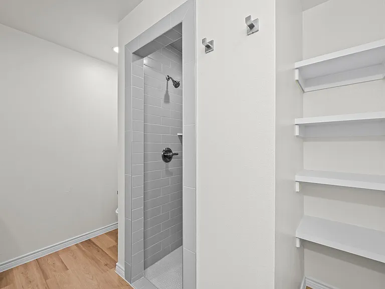 11505 N Cres #2800 — Photo 16
