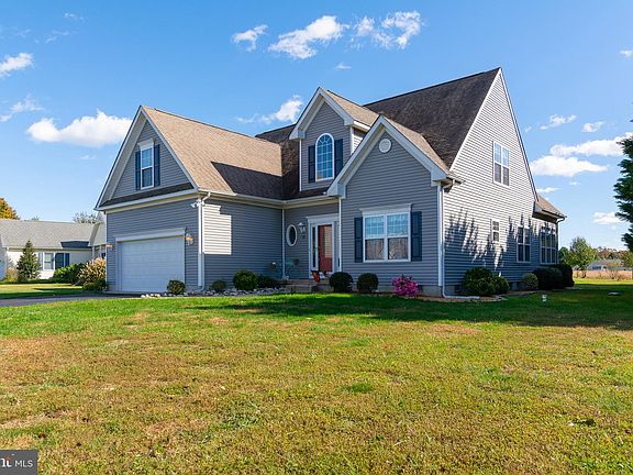 2nd image of 18 Dove Knoll Dr