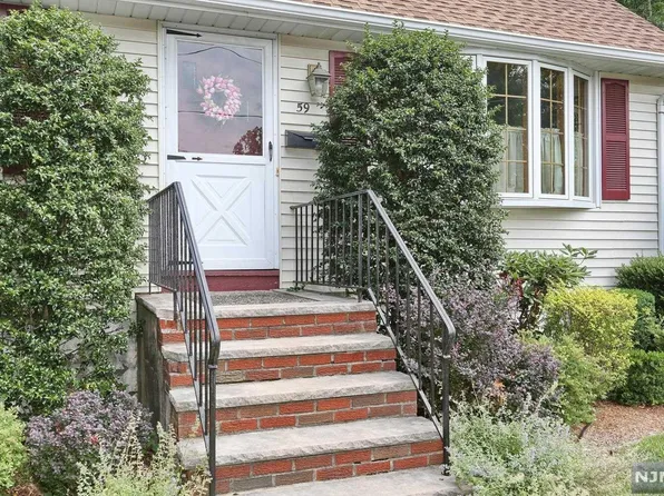 59 Beverly Pl, Bergenfield, NJ 07621