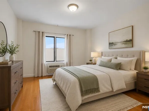 528 52nd Street, West New York, NJ 07093
