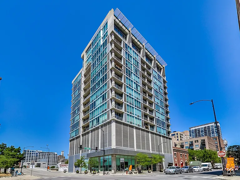 700 W Van Buren St #1010 — Photo 1