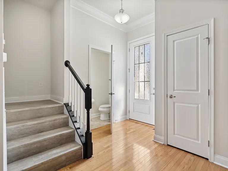 138 Seneca Pl — Photo 18