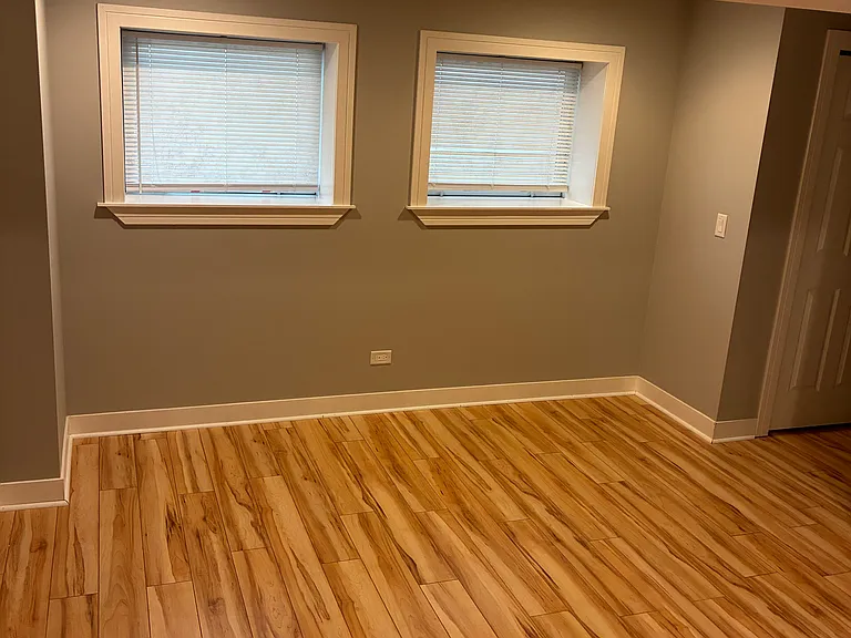 5733 W Grover St #1F — Photo 10