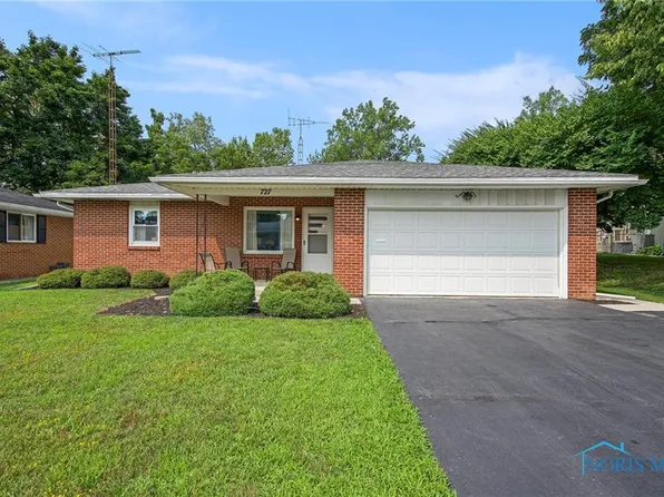 727 Berkshire Dr, Fostoria, OH 44830