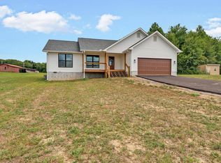 121 Willow Lake Dr, Jamestown, TN 38556