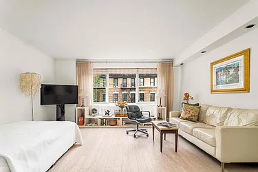 251 East 51st Street, #6K
