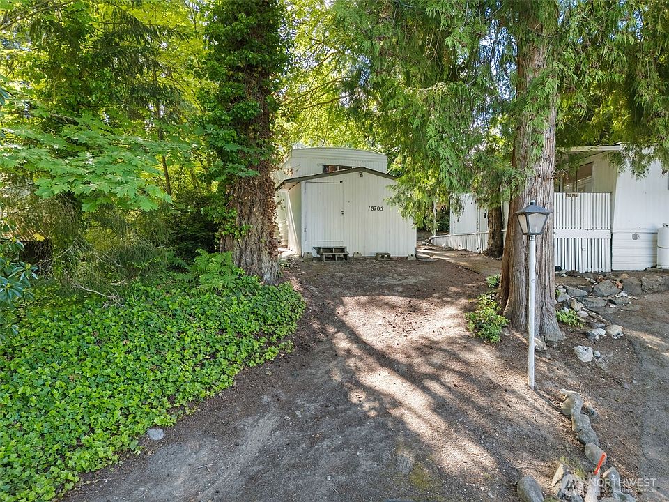 1st image of 18705 1st Avenue NE