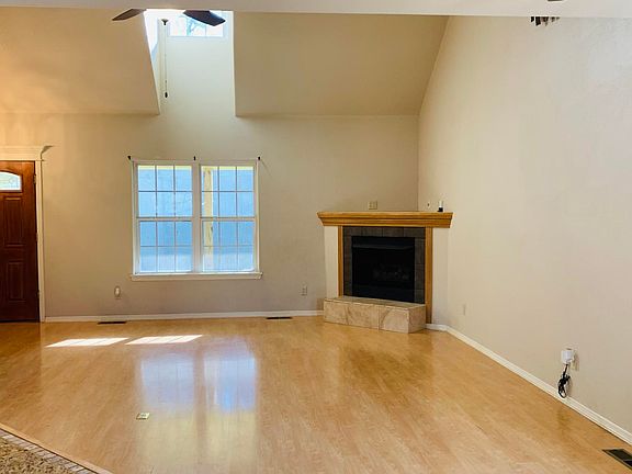 4th image of 31260 Wildwood Dr