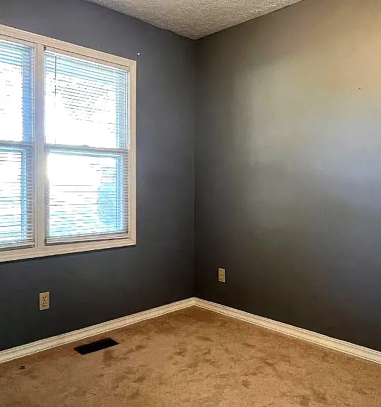 821 W Rosewood Dr — Photo 8