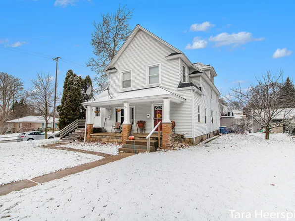 1561 4th St NW, Grand Rapids, MI 49504