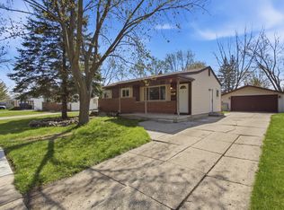 2546 Tarry Dr, Sterling Heights, MI 48310