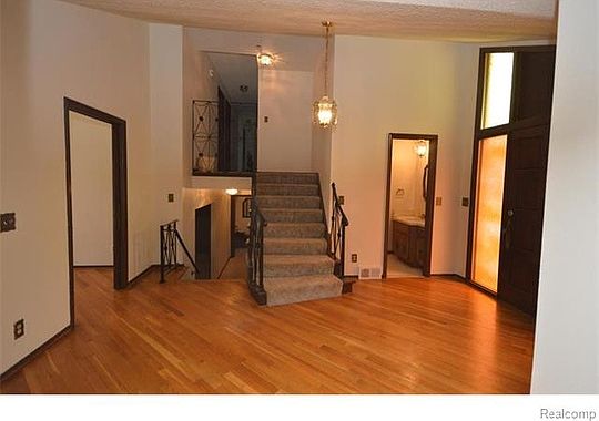 3rd image of 3113 Hartslock Woods Dr