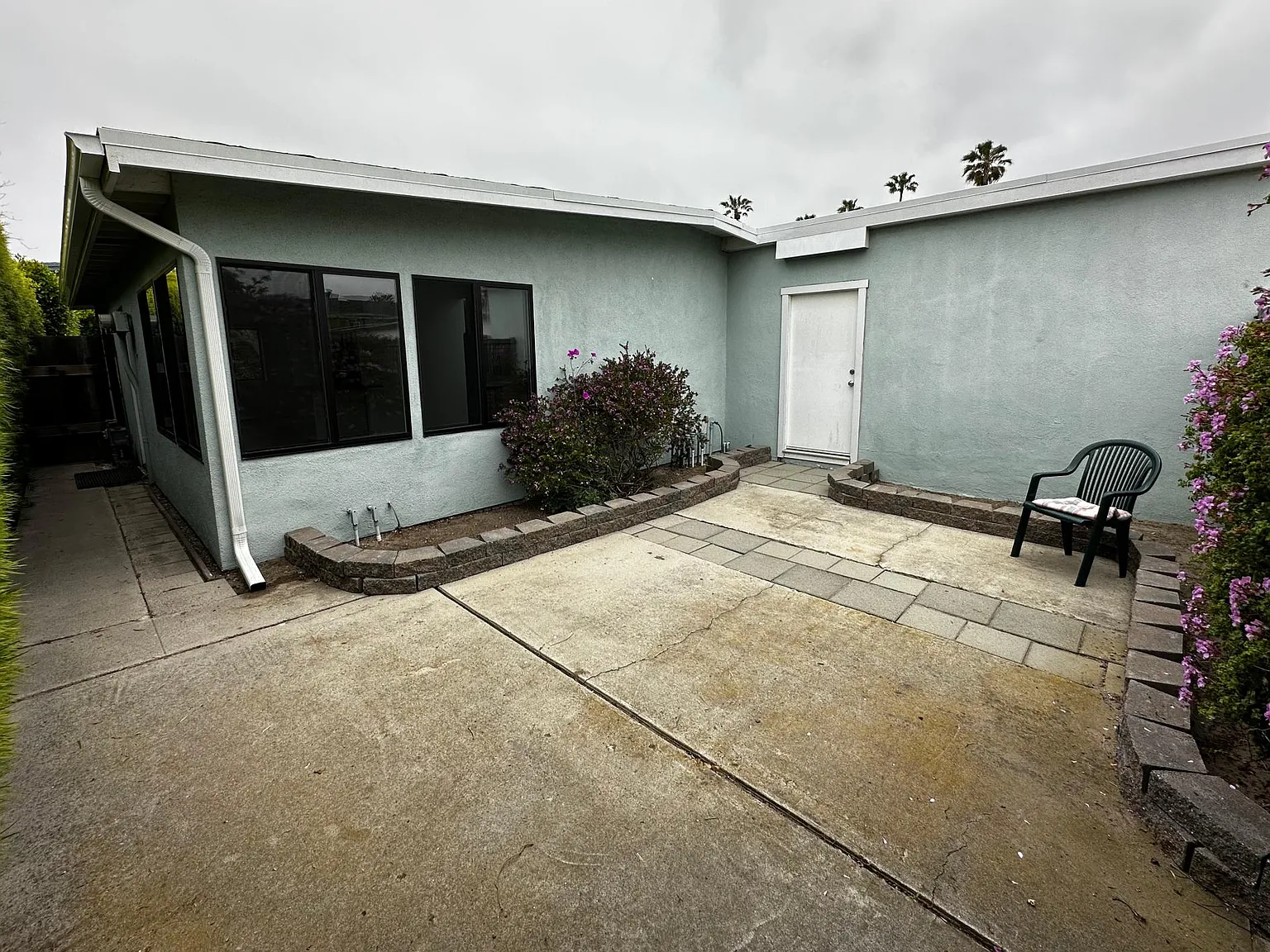 3 bed, 1230 sqft, $4,700 — Photo 3