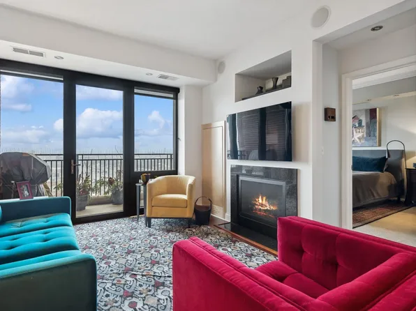 500 E Grant St APT 2007, Minneapolis, MN 55404