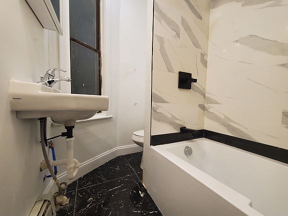5th image of 484 Mercer St #1L
