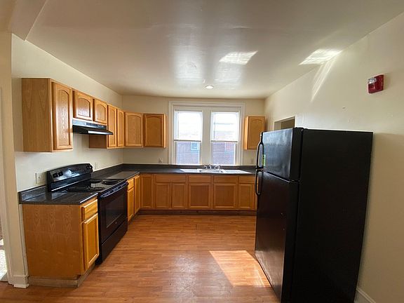3rd image of 2733 W Allegheny Ave #C