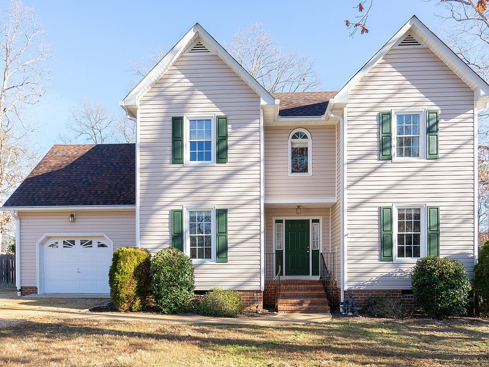 1st image of 200 Thornhill Dr
