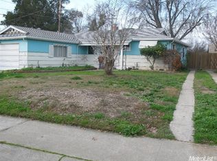 1905 Woodstock Way, Sacramento, CA 95825