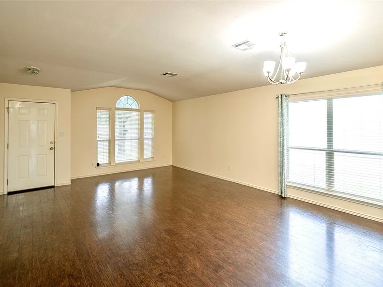 1315 Lou Gehrig Ln — Photo 12