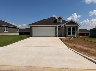 805 W Meason Ave, Nixa, MO 65714