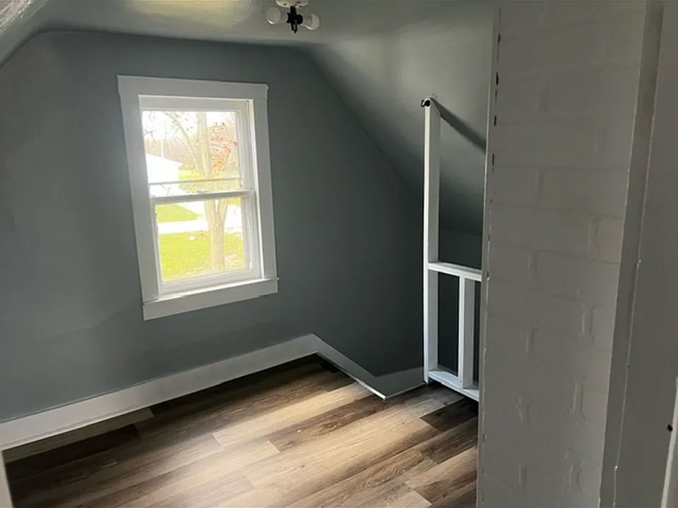 64 N West St