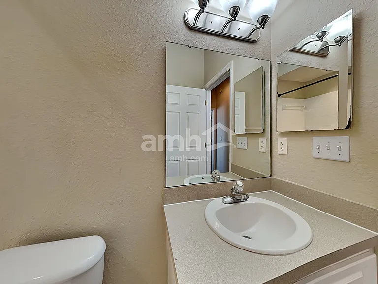 1025 Brenton Manor Dr — Photo 15
