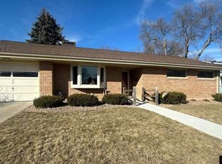 726 Grant Ave, North Mankato, MN 56003