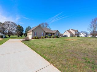 205 Legacy Farm Dr, Fountain Inn, SC 29644