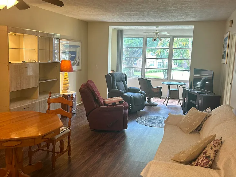 2801 Somerset Dr #201 — Photo 19