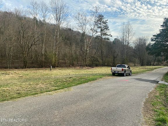 4th image of Edwards Ln