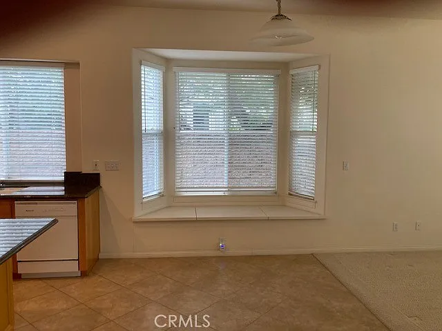 13428 Canyon Crest Rd — Photo 5