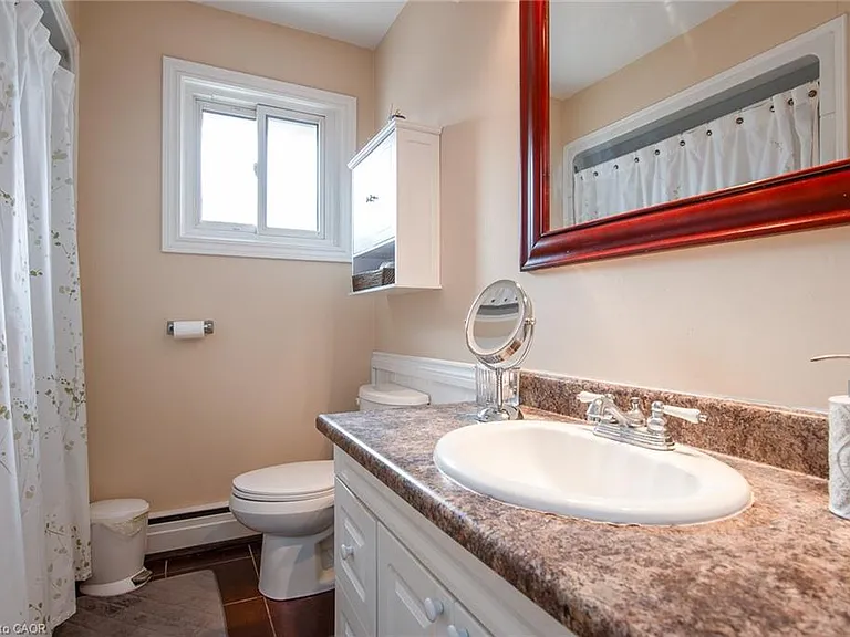 706 Frederick St — Photo 11