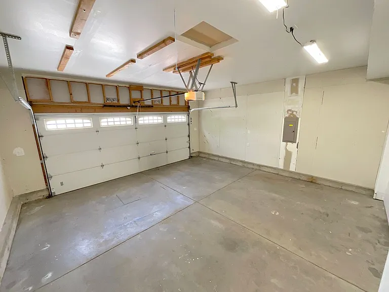 2579 Weyburn Way — Photo 21