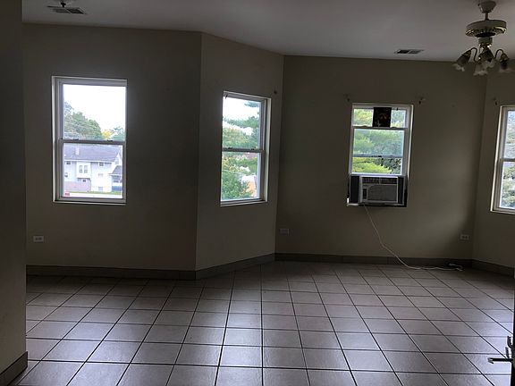 3rd image of 1 S Cagwin Ave #2