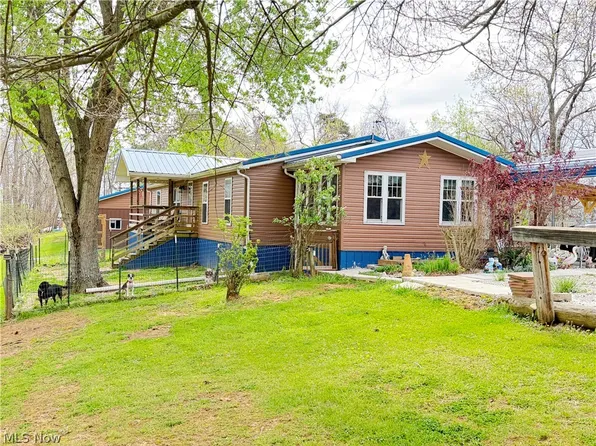 441 Tower Rd, Elizabeth, WV 26143