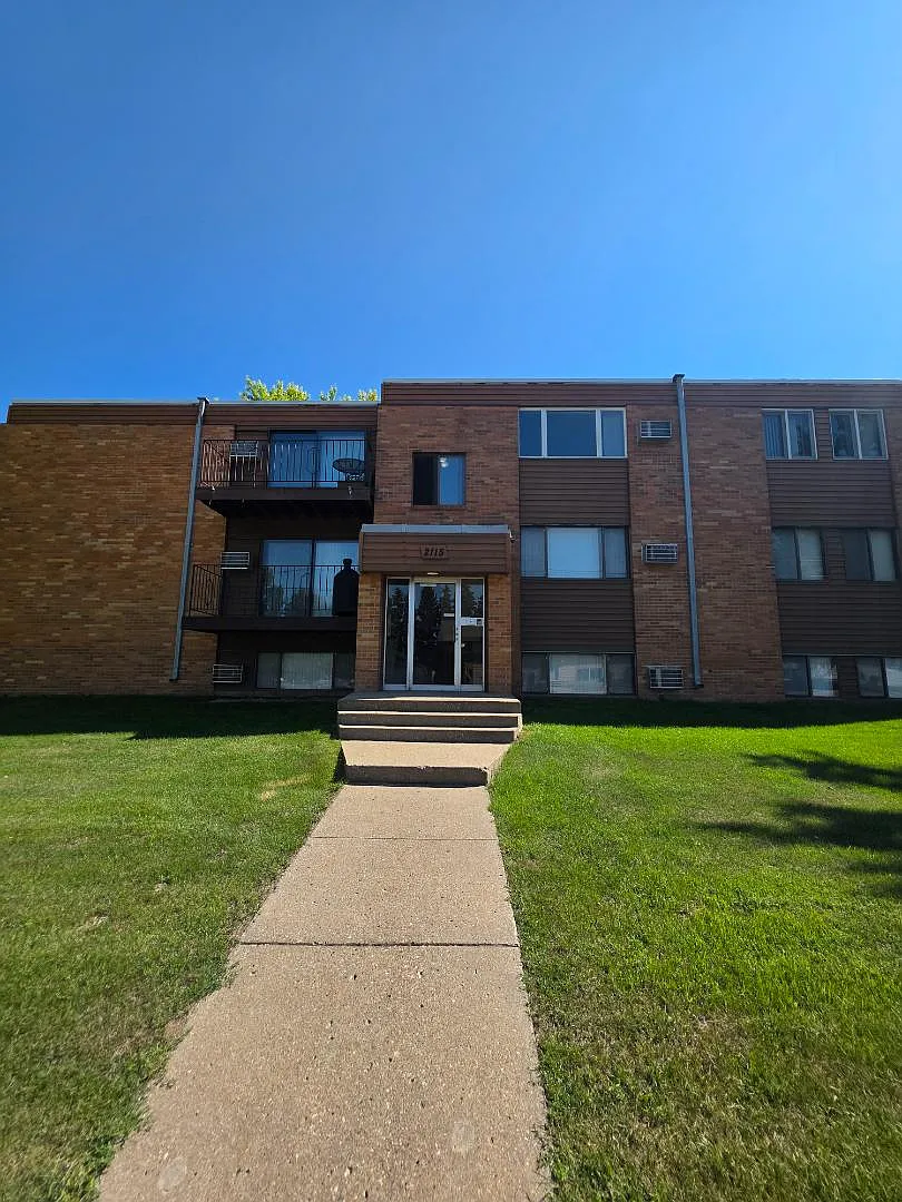 2115 E Divide Ave - 12 — Photo 4