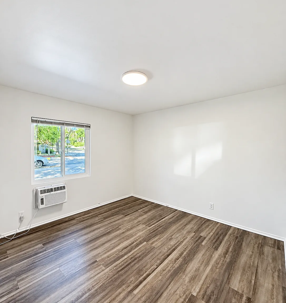 1 bed, 725 sqft, $2,295 — Photo 4