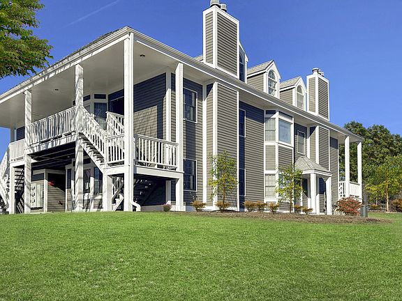 2nd image of 5 Spring Ln #126D