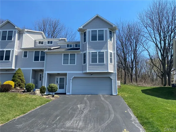 146 Timber Wolf Cir, Syracuse, NY 13209