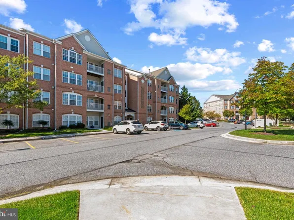 9506 Amberleigh Ln APT M, Perry Hall, MD 21128