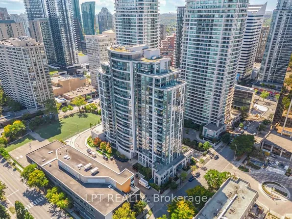 35 Hollywood Ave #1706, Toronto, ON M2N 0A9