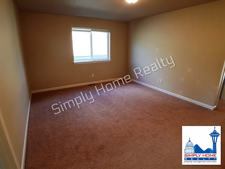 4518 Edgewater Blvd NE — Photo 6