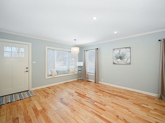 4th image of 275 Hillside Ave