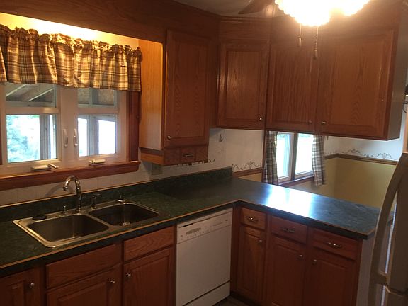 2nd image of 106 E Green St
