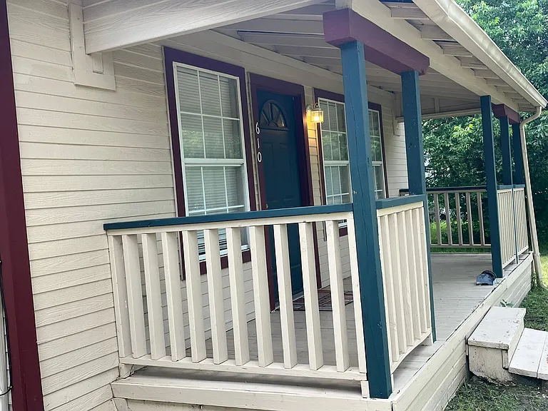 610 E High St — Photo 29