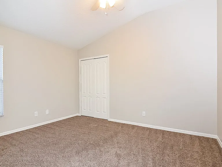 601 Straw Lake Dr — Photo 10