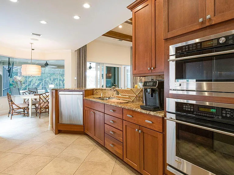 7667 Martino Cir — Photo 13