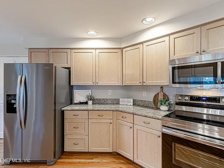 2099 Winterbourne Dr W #308 — Photo 20